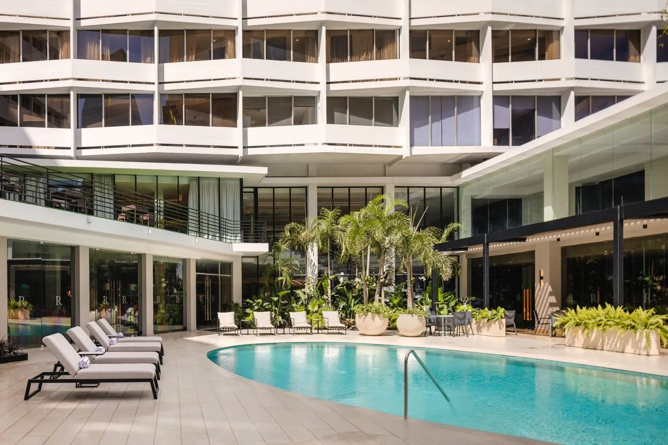 Poolside Lounge